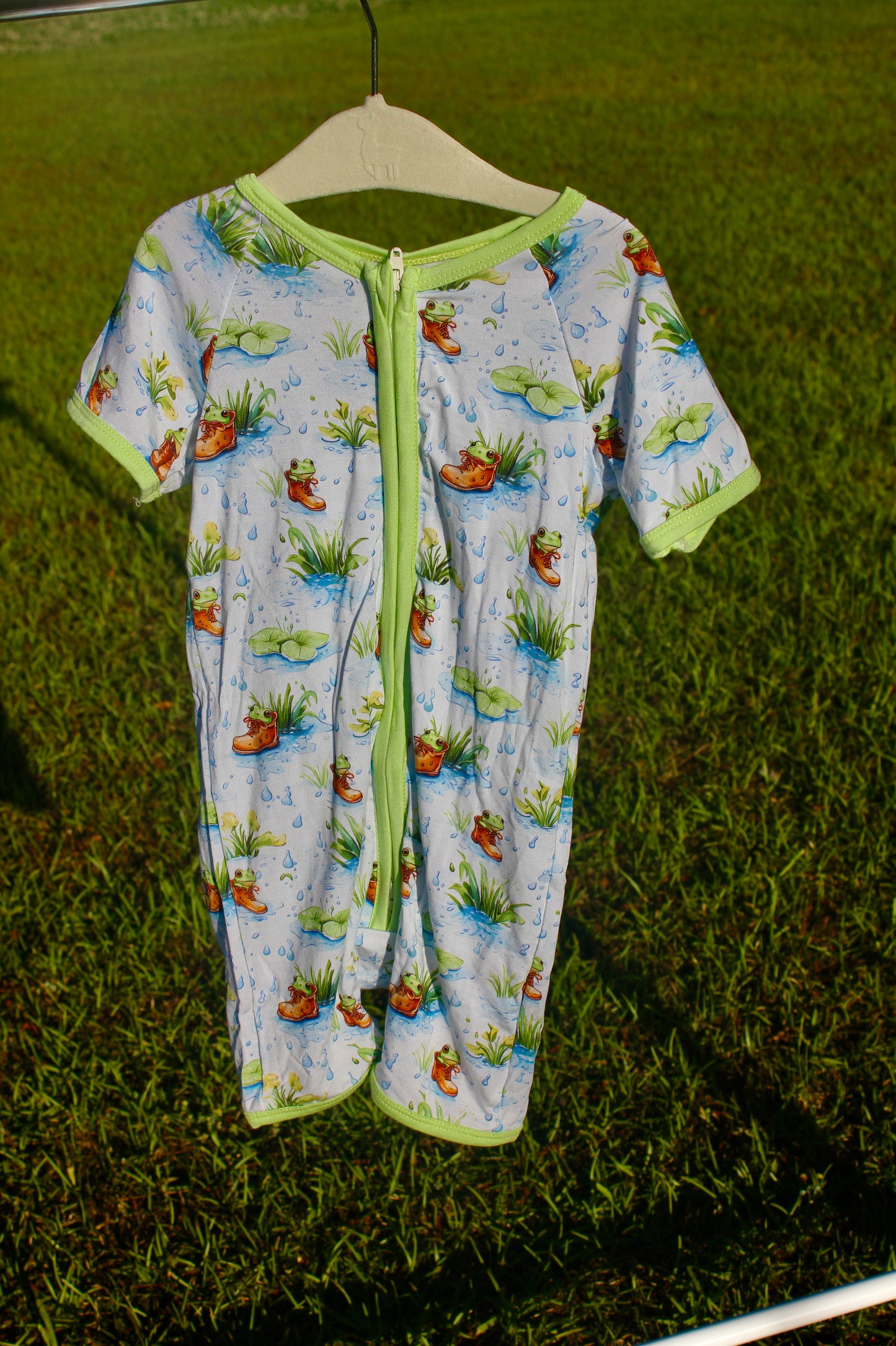 TOADALLY SPLASHIN SHORTIES